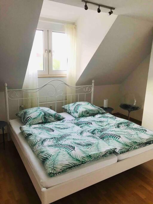 Apartment 2 Zi Whg Auf 2 Etagen Dg, Aufzug, Balkon *